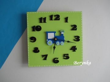 Hodiny s mašinkou - kulaté/čtvercové