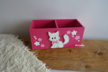 Dřevěný stojánek na tužky s kočičkou