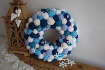 Klubíčkový věnec v tyrkysové
