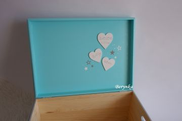 Dřevěné bedýnky s písmenky a autíčky - různá provedení