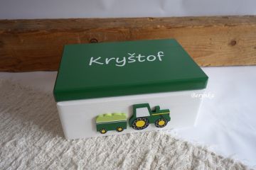 Dřevěné bedýnky s písmenky a autíčky - různá provedení