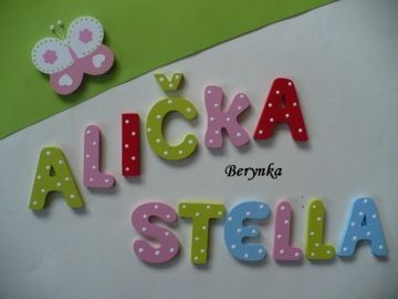 Dřevěná písmenka "puntíkatá"