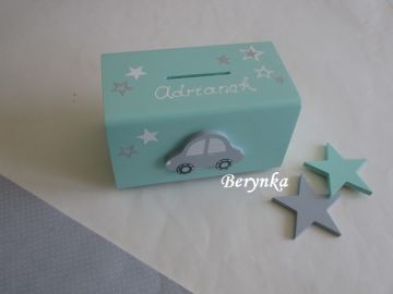 Dřevěná pokladnička s autíčkem