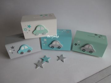 Dřevěná pokladnička s autíčkem