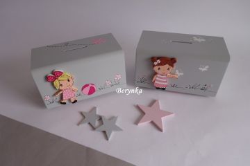 Dřevěná pokladnička s postavičkami - holčičkou a klukem