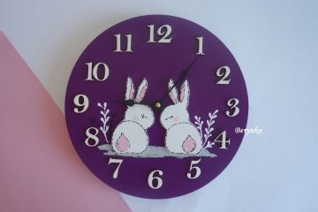 Hodiny se zajíčky v trávě - kulaté/čtvercové