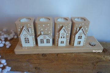 Adventní svícny s bílými domečky - různé barvy