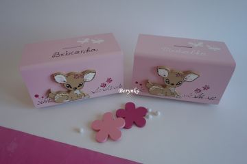 Dřevěná pokladnička se srnkou