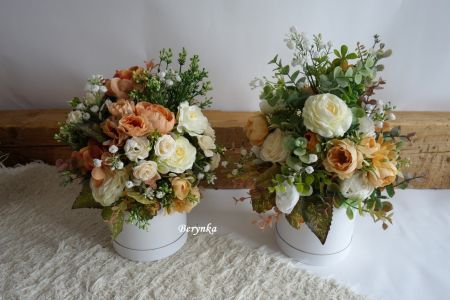 Květinová vazba - flower box - skladem - krémový