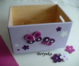 Dřevěná bedýnka s motýlky