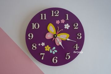 Hodiny s motýlkem - kulaté/čtvercové