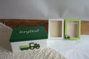 Dřevěná bedýnka s traktorem - různá provedení