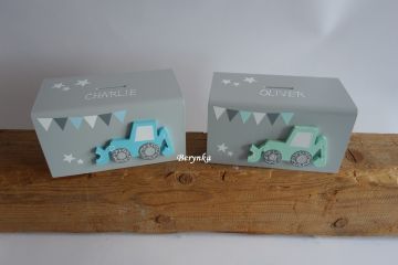 Dřevěná pokladnička s bagrem