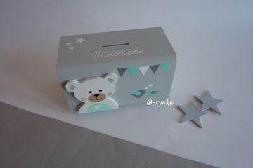 Dřevěná pokladnička v nordic stylu - s medvídkem