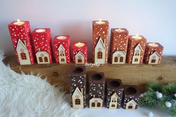 Adventní svícen stupňovitý s bílými domečky - různé barvy