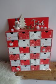 Adventní kalendář červeno-šedý se sněhulákem