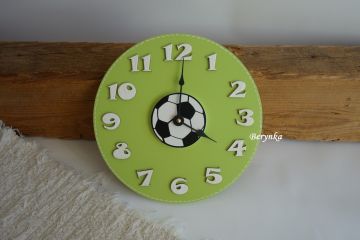 Hodiny s fotbalovým míčem - kulaté/čtvercové