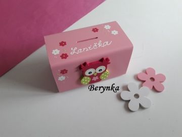 Dřevěná pokladnička se sovičkou