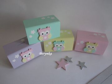 Dřevěná pokladnička se sovičkou