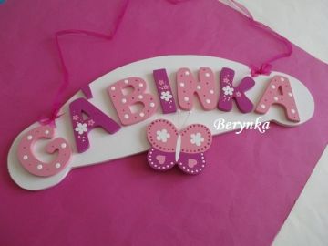 Jmenovka s motýlkem