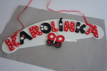 Jmenovka s motýlkem