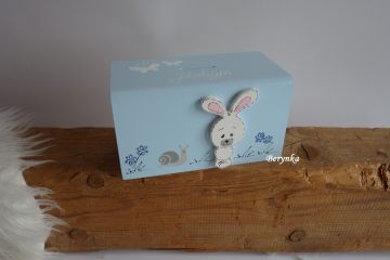 Dřevěná pokladnička se zajíčkem