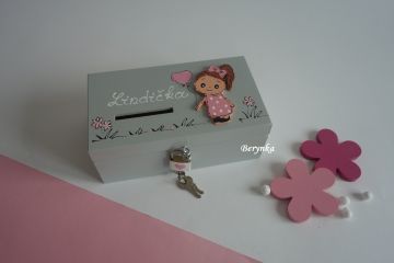 Dřevěná pokladnička s holčičkou a klukem