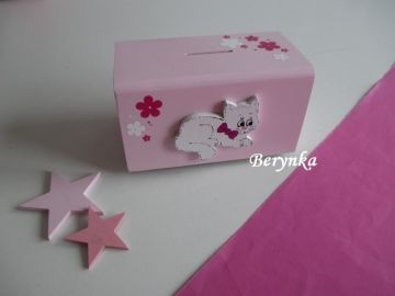 Dřevěná pokladnička s kočičkou