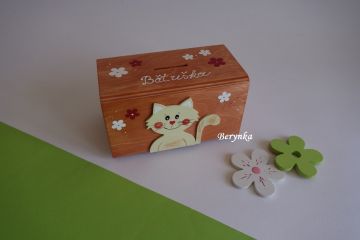 Dřevěná pokladnička s kočičkou