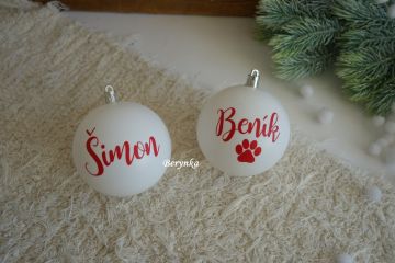 Vánoční baňky s textem na přání - bílé s červeným nápisem