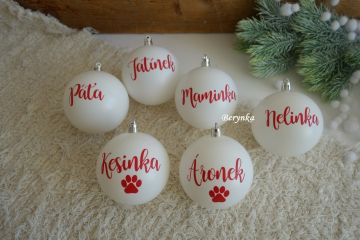 Vánoční baňky s textem na přání - bílé s červeným nápisem