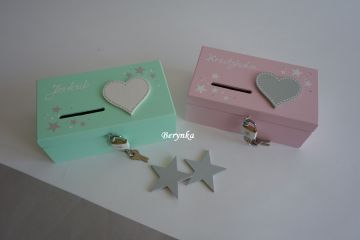 Dřevěná pokladnička se srdíčkem