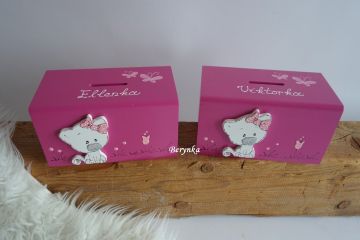 Dřevěná pokladnička s koťátkem