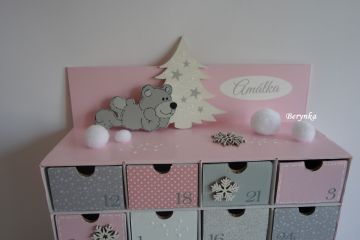 Adventní kalendář růžovo-šedý s medvídkem - různá provedení