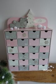 Adventní kalendář růžovo-šedý s medvídkem - různá provedení