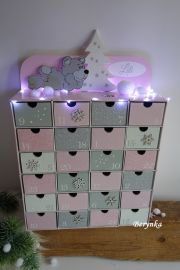 Adventní kalendář růžovo-šedý s medvídkem - různá provedení