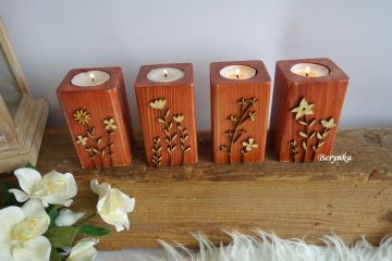 Dřevěné svícny s kytičkami - různé barvy