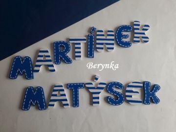 Dřevěná písmenka "s čárkováním"