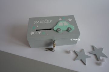 Dřevěná pokladnička s autíčkem