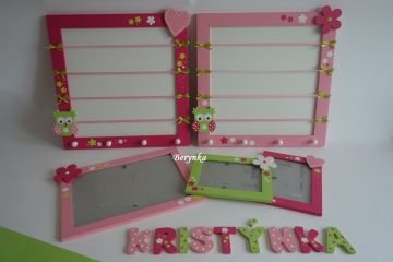 Dřevěné dekorace - zelená a malinová s růžovou