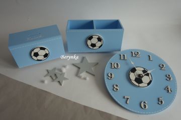 Dřevěné dekorace s fotbalovým míčem