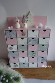 Adventní kalendář růžovo-šedý se sněhuláky - různá provedení