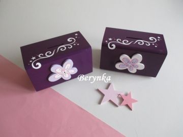 Dřevěná pokladnička s kytičkou