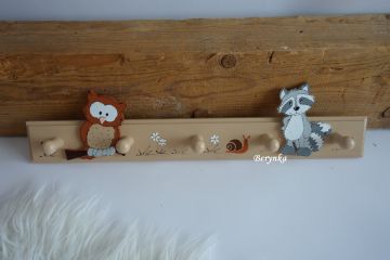 Dětský věšák s různými zvířátky