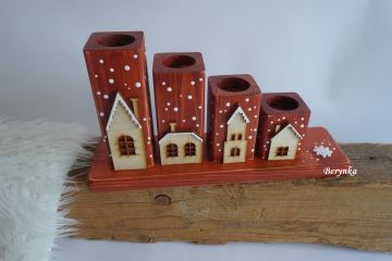 Adventní svícen stupňovitý s přírodními domečky - různé barvy