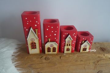 Adventní svícen stupňovitý s přírodními domečky - různé barvy