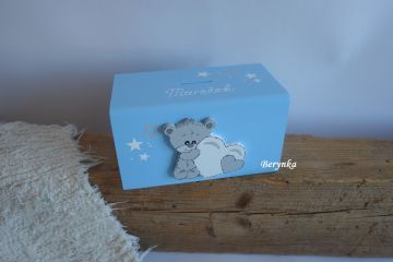 Dřevěná pokladnička s medvídkem se srdíčkem