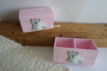 Dřevěná pokladnička s medvídkem se srdíčkem