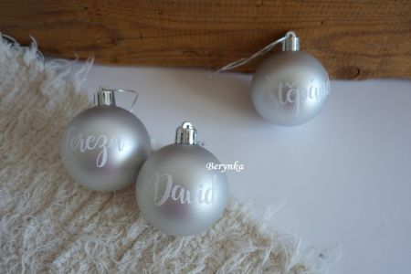 Vánoční baňky s textem na přání - stříbrné s bílým nápisem