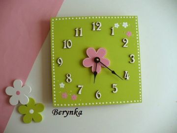 Hodiny s kytičkou - kulaté/čtvercové